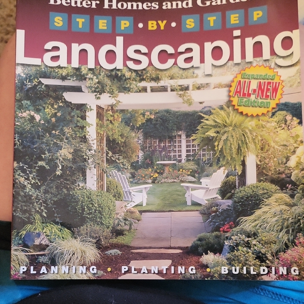 Better Homes and Gardens Step-by-Step Landscaping Book